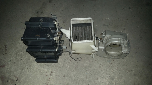 ตู้แอรครบชุดสิงไฮเทคขาดพัดเป่า3ตู้ของเดิมมีครบ