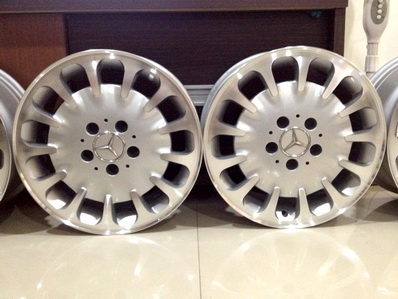 แม็กซ์ BENZ W211