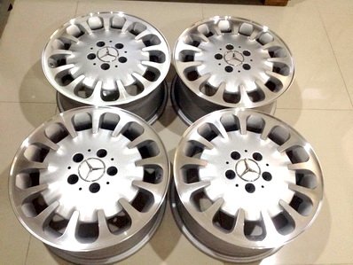 แม็กซ์ BENZ W211