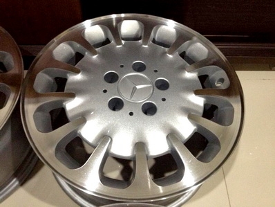 แม็กซ์ BENZ W211