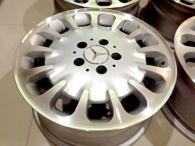 แม็กซ์ BENZ W211