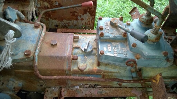 ขายเหมาสองคัน ฟอร์ดรุ่นรวงข้าว + คูโบต้า 30 แรง ติดเครื่องได้ ไม่มีแบต