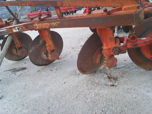 ขายผานรถไถรุ่นเล็กและใหญ่ สอบถามได้