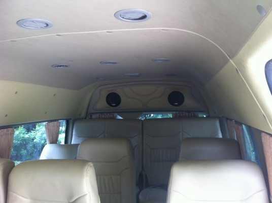 ขายรถตู้COMMUTER 2.7 CNG แต่งVพร้อมใช้งานครับ