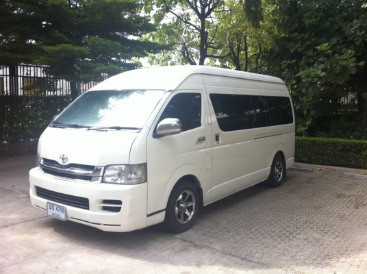ขายรถตู้COMMUTER 2.7 CNG แต่งVพร้อมใช้งานครับ