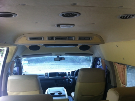 ขายรถตู้COMMUTER 2.7 CNG แต่งVพร้อมใช้งานครับ