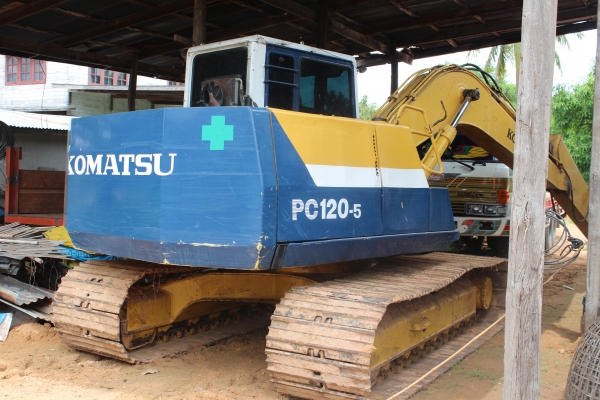 ขาย แมคโค KOMATSU 120 เก่านอก คอนโทรลสั้น ขาย แมคโค KOMATSU 120 เก่านอก คอนโทรลสั้น