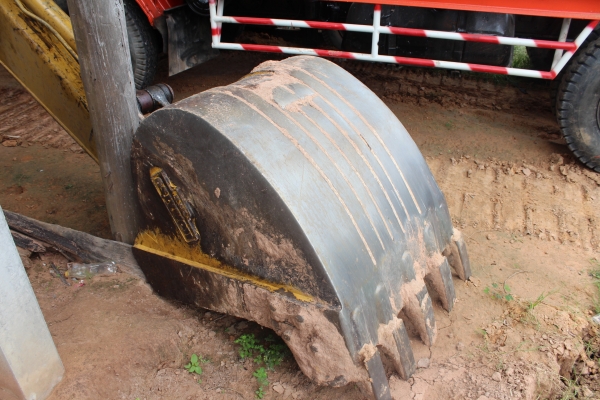 ขาย แมคโค KOMATSU 120 เก่านอก คอนโทรลสั้น ขาย แมคโค KOMATSU 120 เก่านอก คอนโทรลสั้น