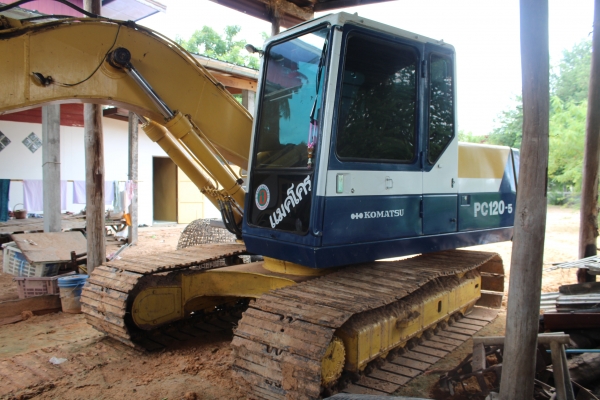 ขาย แมคโค KOMATSU 120 เก่านอก คอนโทรลสั้น