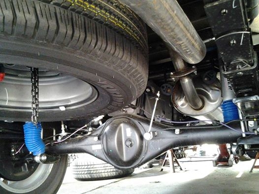 รับแก้ปัญหาช่วงล่าง รถกระบะ Ford by Shock Profender