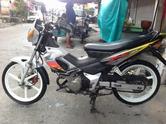 sonic ปี 46 สีเทา ล้อแม็ก รถบ้าน เดิมๆ เครื่องดี มีเล่ม เอกสารครบ