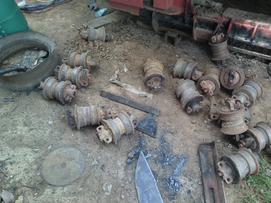 ขายลูกรันเลอร์D2ยี่ห้อแมงป่อง..ตัดออกจากรถเกี่ยวสุระชัยการช่างสภาพสวย