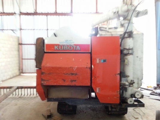 ขายรถเกี่ยวข้าวkubota dc 68g