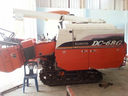 ขายรถเกี่ยวข้าวkubota dc 68g