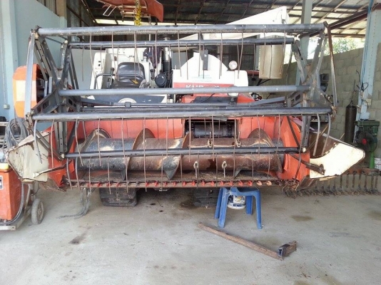 ขายรถเกี่ยวข้าวkubota dc 68g