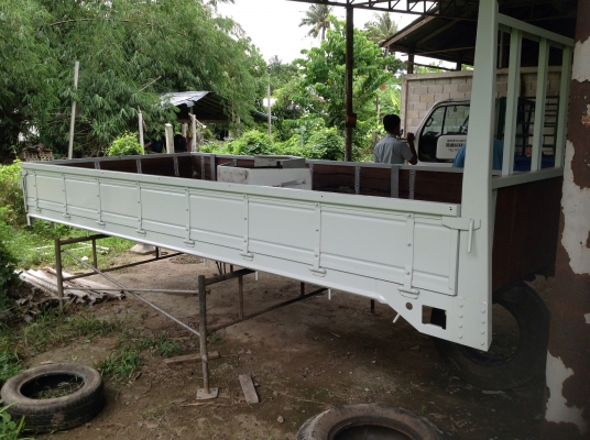 ขาย กระบะ 6 ล้อ NKR ยาว 4.30 m. ขาย กระบะ 6 ล้อ NKR ยาว 4.30 m.