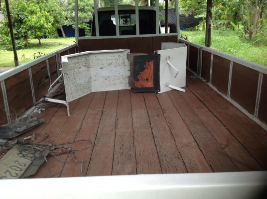 ขาย กระบะ 6 ล้อ NKR ยาว 4.30 m. ขาย กระบะ 6 ล้อ NKR ยาว 4.30 m.