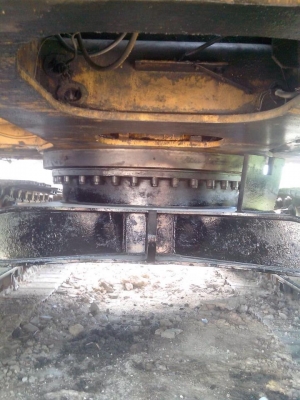 รถแม็คโครCAT รุ่น E200B