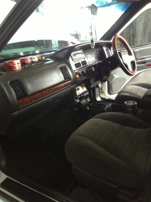 +++ ขายรถ JEEP GRAND CHEROKEE  เครื่องยนต์เบนซิน  ติดแก๊ส  เกียร์ออโตเมติค  ยกสูง (เครื่องดี  เกียร์ดี)  ยาง BF31