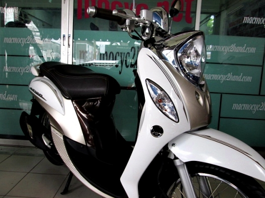 Fino fi พรีเมี่ยม สีขาวนํ้าตาล รถเดือน ก.ย. ปี56 ไมล์ 2855 โล รุ่นใหม่หัวฉีด กระบอกสูบ diasil ของแถม 2 รายการ 29900