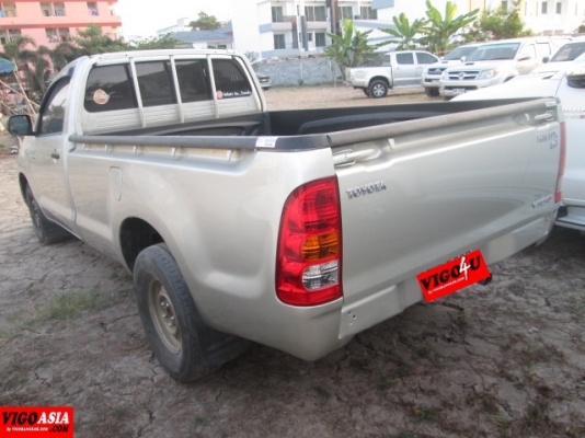 รถหัวเดียวแต่งภายในด้วยลายไม้สวยงาม