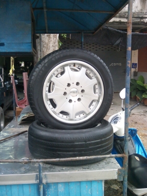 ขายแม็ก17พร้อมยาง กว้าง7.5 ลดๆๆๆๆ5500
