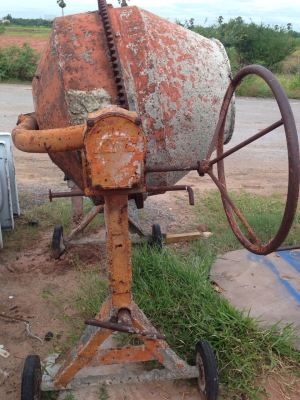 ขายถูก โม่ผสมปูนสภาพดี