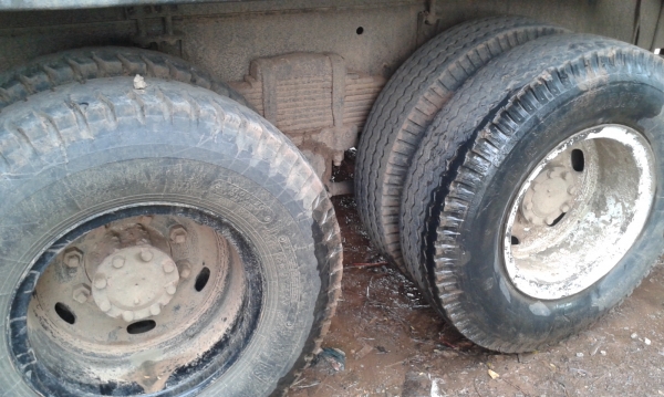 ขายไอ้หลงโบว์FN527M-TF-3171ตัวแท้ครับ220แรงสองเพลาดั๊ม ขายไอ้หลงโบว์FN527M-TF-3171ตัวแท้ครับ220แรงสองเพลาดั๊ม