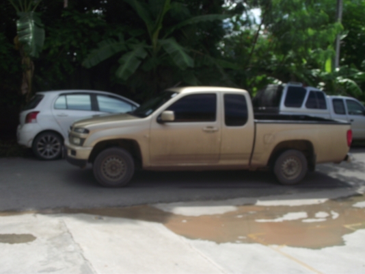 ขาย กระบะ Chevrolet Colorado Extended Cab LS ปี 06(เจ้าของเดิม ชือเดียว) เครื่อง 2,500 cc. น้ำมันดีเซล เบาะหนัง เกียร์  Manual วิทยุ พวงมาลัยพาวเวอร์ ไมล์ Digital มีเล่มทะเบียน วิ่งประมาณ 300,000 กิโล สภาพรถดีมาก นัดดูรถ ลองขับก่อนได้ ราคา 229,000 บาท เท่