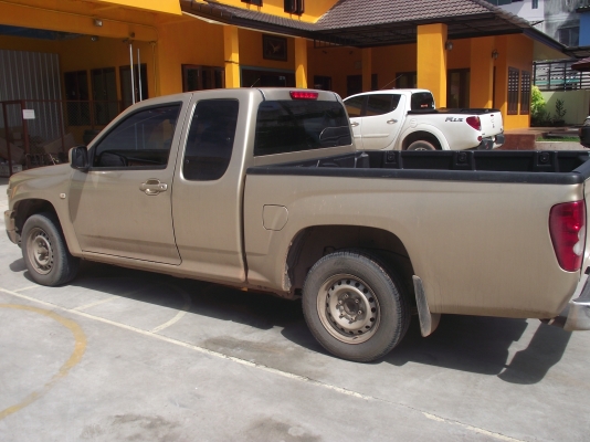 ขาย กระบะ Chevrolet Colorado Extended Cab LS ปี 06(เจ้าของเดิม ชือเดียว) เครื่อง 2,500 cc. น้ำมันดีเซล เบาะหนัง เกียร์  Manual วิทยุ พวงมาลัยพาวเวอร์ ไมล์ Digital มีเล่มทะเบียน วิ่งประมาณ 300,000 กิโล สภาพรถดีมาก นัดดูรถ ลองขับก่อนได้ ราคา 229,000 บาท เท่