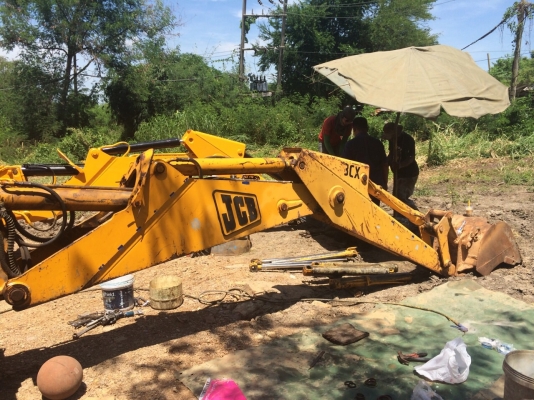 ขายด่วนรถตักหน้าขุดหลัง JCB 3CX 2เพลา พร้อมใช้งาน ขายด่วนรถตักหน้าขุดหลัง JCB 3CX 2เพลา พร้อมใช้งาน