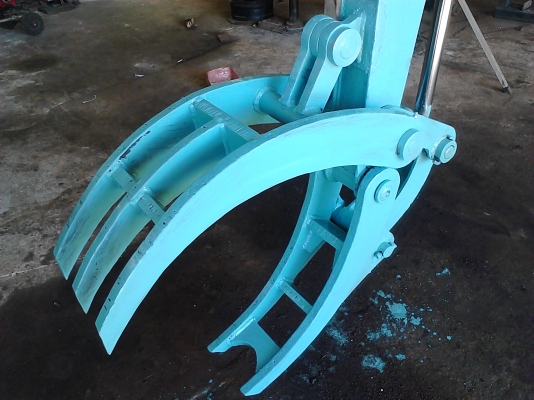 รับทำ มือคีบไม้ Kobuta Komatsu พร้อมใช้งานหรือนำไปประกอบเอง