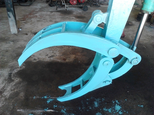 รับทำ มือคีบไม้ Kobuta Komatsu พร้อมใช้งานหรือนำไปประกอบเอง