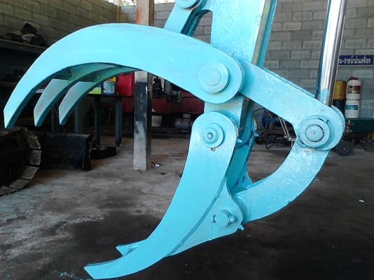 รับทำ มือคีบไม้ Kobuta Komatsu พร้อมใช้งานหรือนำไปประกอบเอง