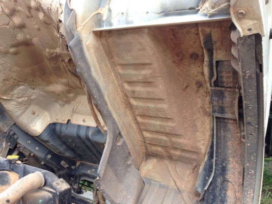 รถฮีโน่ 6 ล้อดั้ม FC4J 170 แรงม้า. ปี 50 สนใจติดต่อ 081 - 6079515 รถฮีโน่ 6 ล้อดั้ม FC4J 170 แรงม้า. ปี 50 สนใจติดต่อ 081 - 6079515