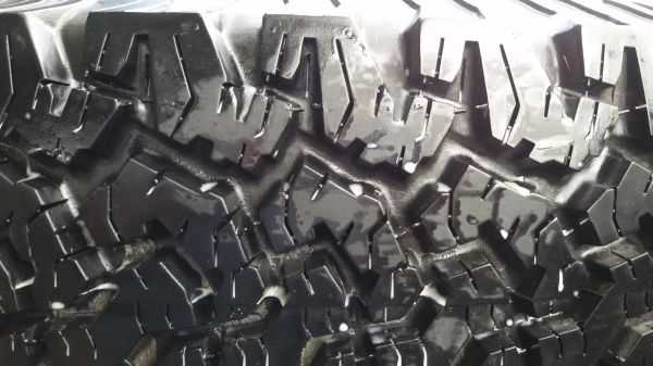 ขายยาง BF 265 75 16 ใส่ได้อาทิตย์เดียวครับ