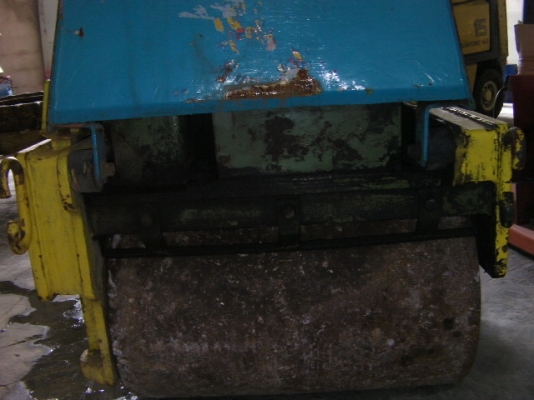 พิเศษลดราคาถึง 31/12/57 เท่านั้นรถบดเดินตามมีระบบสั่นสะเทือนในตัวยี่ห้อ WAKITA ราคา 83,000บาท   สภาพสวยพร้อมใช้งานเก่านอกของแท้พร้อมให้ทดสอบสินค้าได้เลย มีVDOการใช้งาน    http://www.youtube.com/watch?v=_BEY8EdA5O0&amp;list=UU7jfumM6Z3W1g54Zs8oq-jQ&amp;hd=