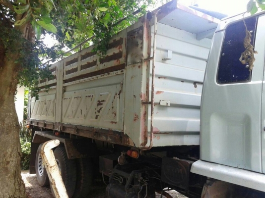 รถอีซูซุ 10 ล้อดั้ม 195 แรงม้า. ปี 39 สนใจติดต่อ 081 - 6079515 รถอีซูซุ 10 ล้อดั้ม 195 แรงม้า. ปี 39 สนใจติดต่อ 081 - 6079515