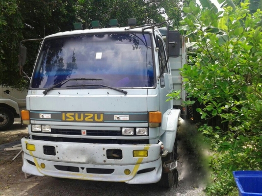 รถอีซูซุ 10 ล้อดั้ม 195 แรงม้า. ปี 39  สนใจติดต่อ 081 - 6079515