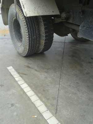 รถฮีโน่ 6 ล้อดั้ม 220 แรงม้า. ปี 52 สนใจติดต่อ 081 - 6079515 รถฮีโน่ 6 ล้อดั้ม 220 แรงม้า. ปี 52 สนใจติดต่อ 081 - 6079515