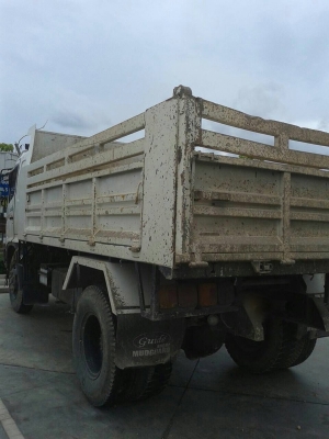 รถฮีโน่ 6 ล้อดั้ม 220 แรงม้า. ปี 52 สนใจติดต่อ 081 - 6079515 รถฮีโน่ 6 ล้อดั้ม 220 แรงม้า. ปี 52 สนใจติดต่อ 081 - 6079515