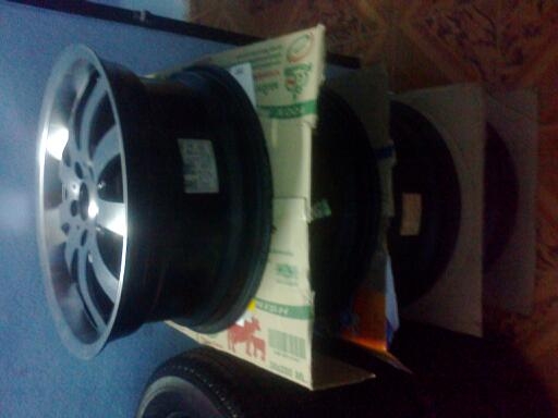 ขายทิ้งให้ถูกๆทั้ง4วงผมขอ7500ขอบ175รูสวยๆเหมือนใหม่ๆเรย