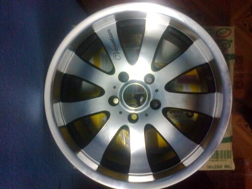 ขายทิ้งให้ถูกๆทั้ง4วงผมขอ7500ขอบ175รูสวยๆเหมือนใหม่ๆเรย