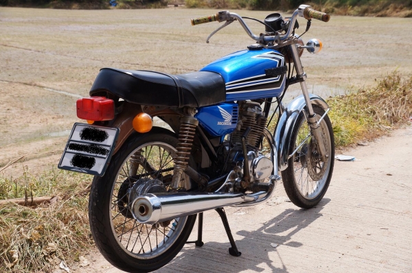 ขาย HONDA JX 110 เดิม สภาพตามรูป ทะเบียนพร้อมโอน เอกสารครบ สีทำใหม่ เครื่องดี เดินเบานิ่ง วิ่งดี มาก ครับ รถพร้อมใช้ ระบบไฟติดครบ