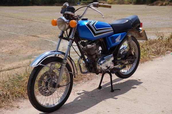 ขาย HONDA JX 110 เดิม สภาพตามรูป ทะเบียนพร้อมโอน เอกสารครบ สีทำใหม่ เครื่องดี เดินเบานิ่ง วิ่งดี มาก ครับ รถพร้อมใช้ ระบบไฟติดครบ