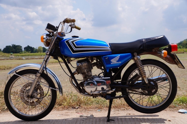 ขาย HONDA JX 110 เดิม สภาพตามรูป ทะเบียนพร้อมโอน เอกสารครบ สีทำใหม่ เครื่องดี เดินเบานิ่ง วิ่งดี มาก ครับ รถพร้อมใช้ ระบบไฟติดครบ