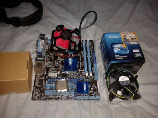 ขายคอม core 2 duo e7500 2.93 GHz DDR 3 Ram 4Gb 1600