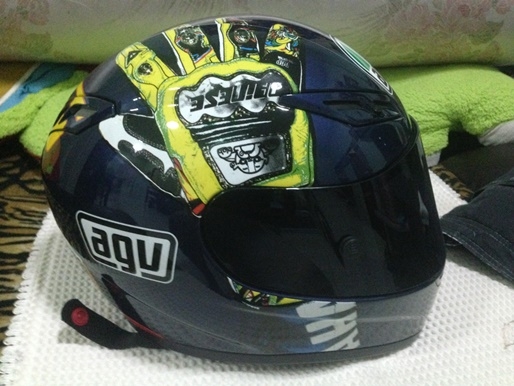 ขายหมวกกันน๊อคAGV GP TECHรุ่นLIMITEDสภาพ90\%ชิวเบิกใหม่ภายในสวย