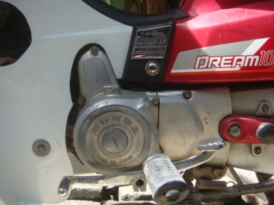 ขายแล้วHONDA ดรีมคุรุสภาสีแดงสตาร์ทมือ สวยเดิมมากเครื่องดีไม่มีควันเอกสารครบ ขายแล้วHONDA ดรีมคุรุสภาสีแดงสตาร์ทมือ สวยเดิมมากเครื่องดีไม่มีควันเอกสารครบ