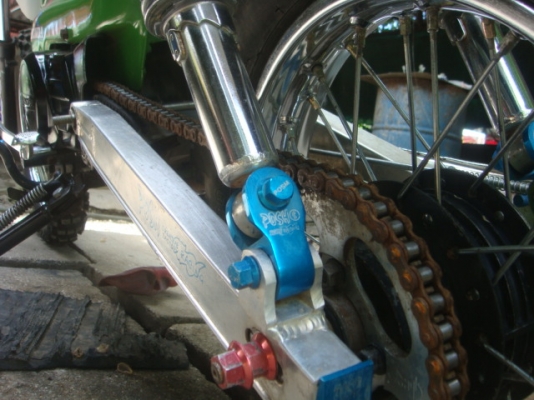 HONDA ชาลีแต่งวิบากเครื่องดรีมขาวมีทะเบียนไม่มีชุดโอนฯถูก HONDA ชาลีแต่งวิบากเครื่องดรีมขาวมีทะเบียนไม่มีชุดโอนฯถูก